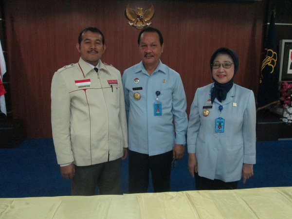 Direktur Eksekutif PAHAM Indonesia Ahmar Ihsan Rangkuti, S.H. bersama Ka. Kanwilkumham DKI Jakarta

Usai penandatnganan kontrak kerja sama